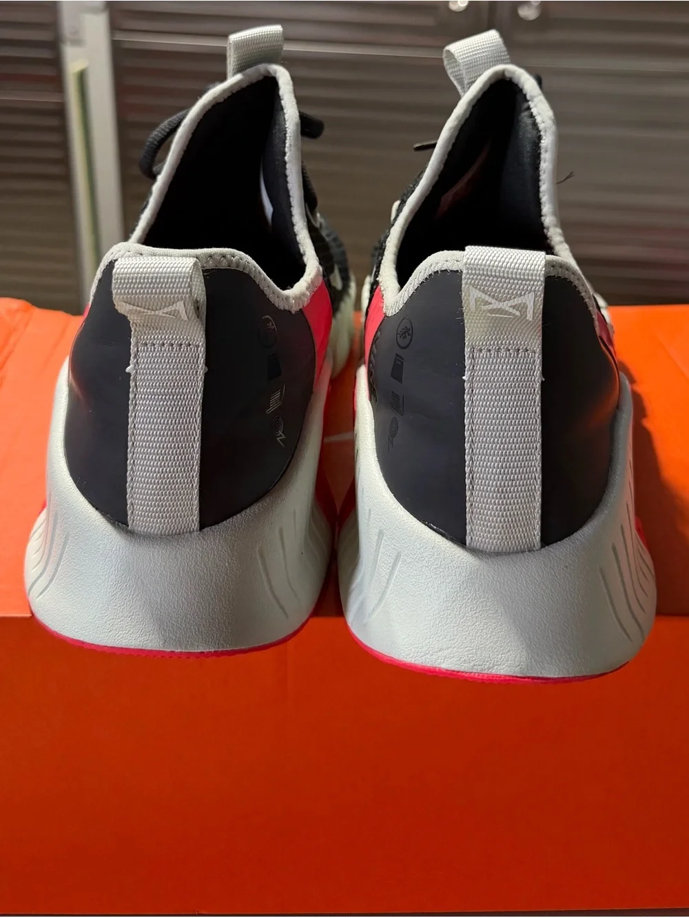 Nike Men’s’ Black White and Pink Trainer Sneakers